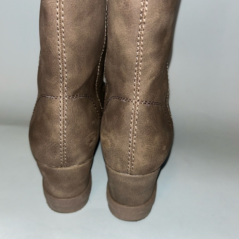 Pre loved kohls Adelia  leather lace wedge bootie - Picture 5 of 9